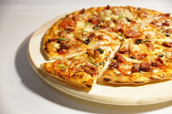 Recipe: Homemade Thin-Crust Pizza — Recipes from The Kitchn